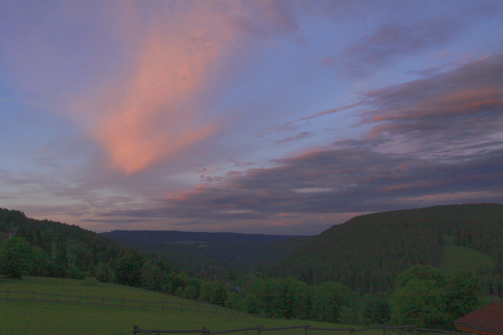 Beim Sonnenuntergang ein Blick nach Osten