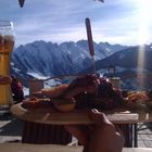 Beim Spareribs Eseen im Zillertal auf der Rösslalm