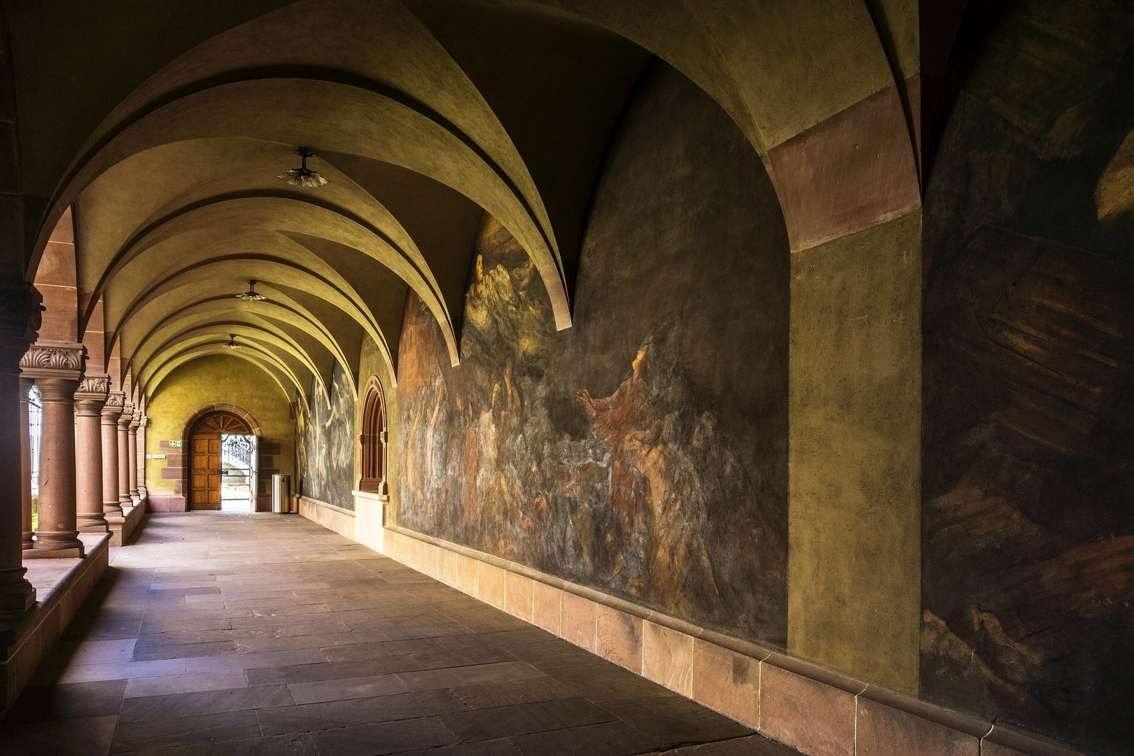 Beim Staatsarchiv Basel