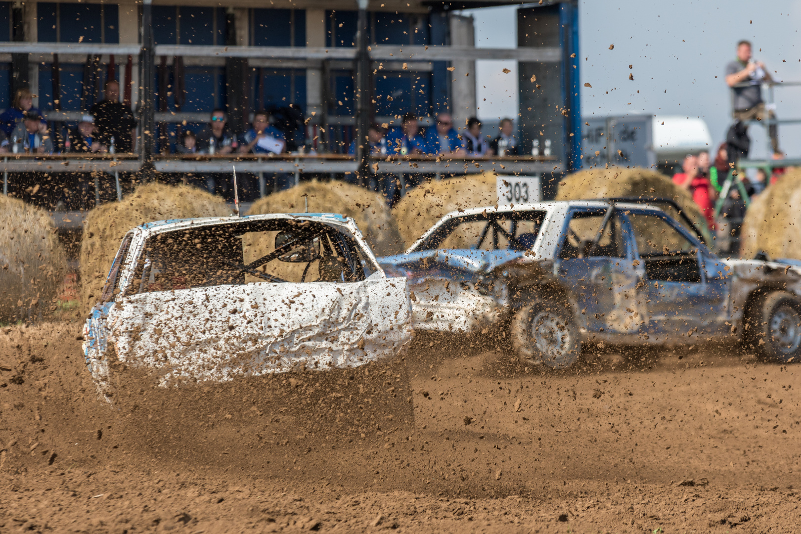 Beim Stock-Car Rennen