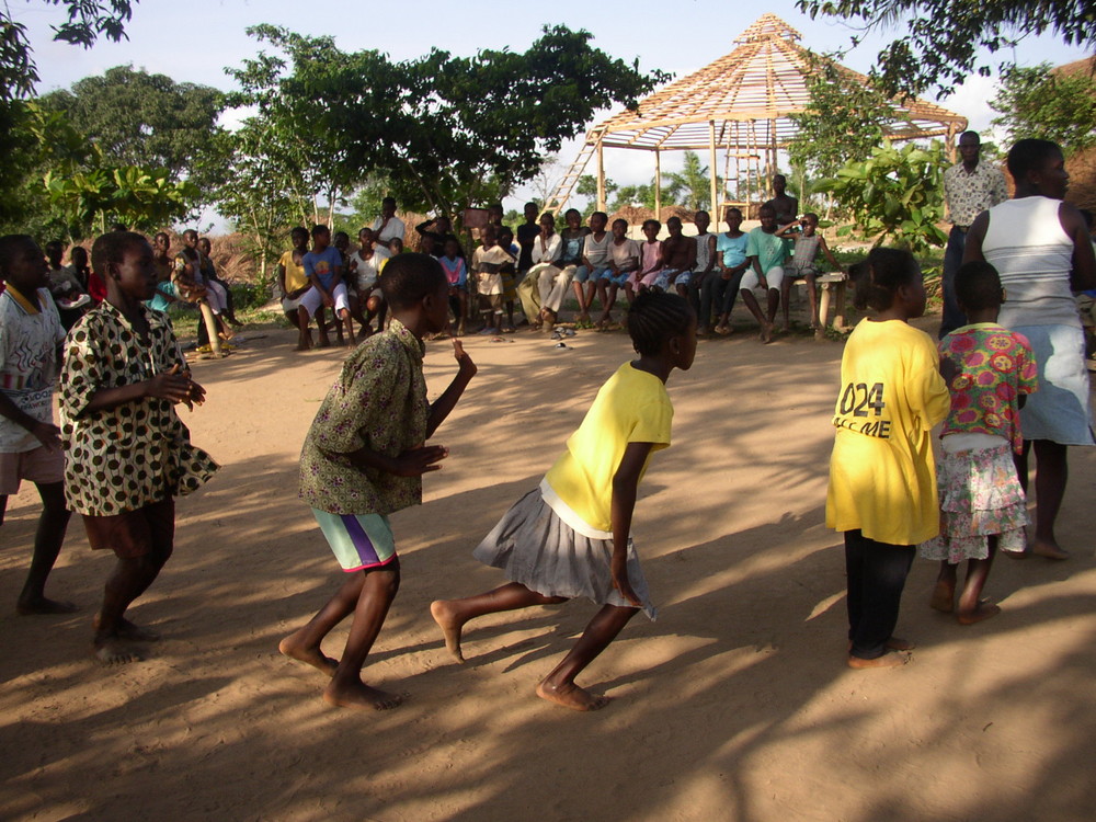 ... beim Tanzen ..., in Kissi, Ghana