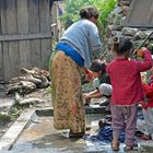Beim Waschen in Chyamche (1)
