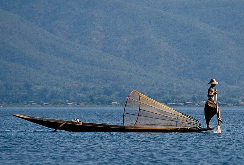 Beinruderer auf dem Inle-See