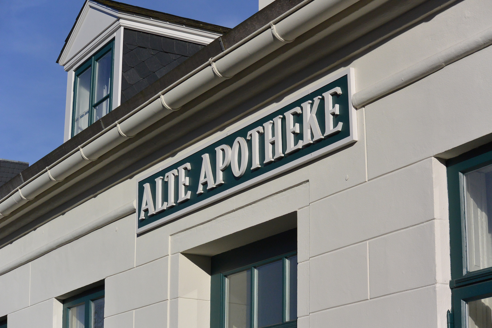 . . . . bekannte Institution in Lesum - die "Alte Apotheke"