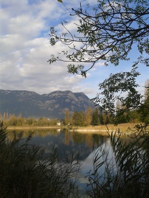 bel automne sur le lac...