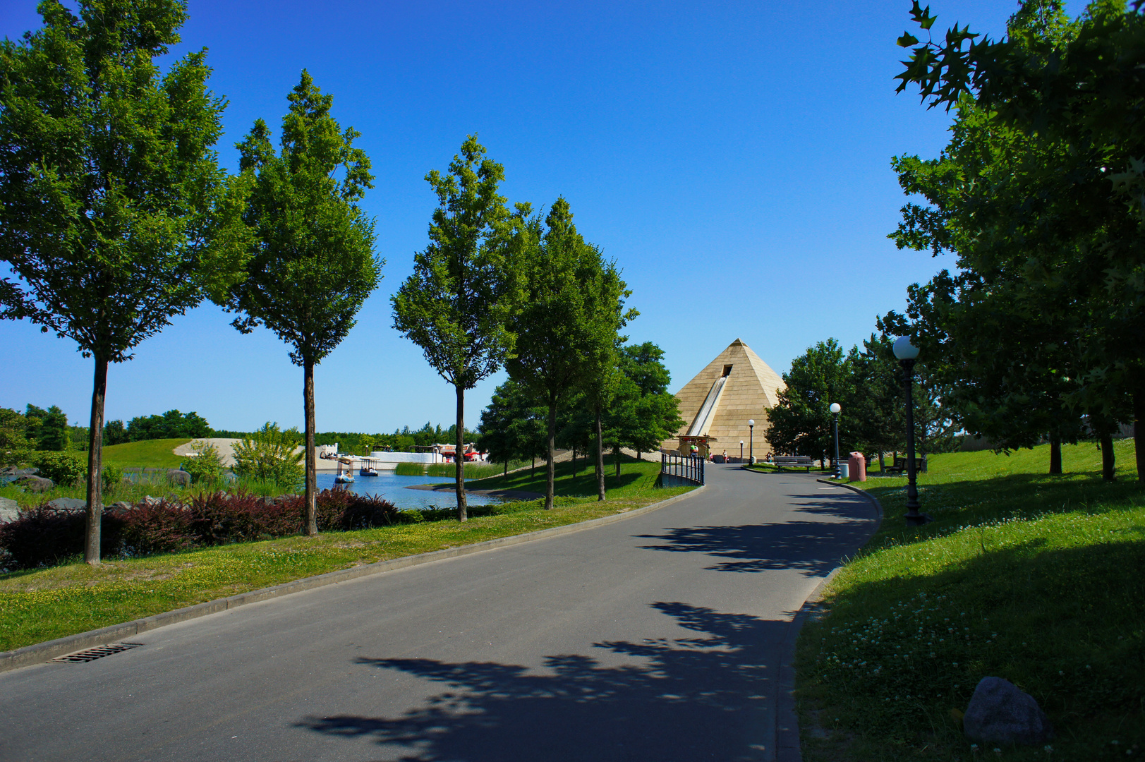 Belantis, Weg zur Pyramide