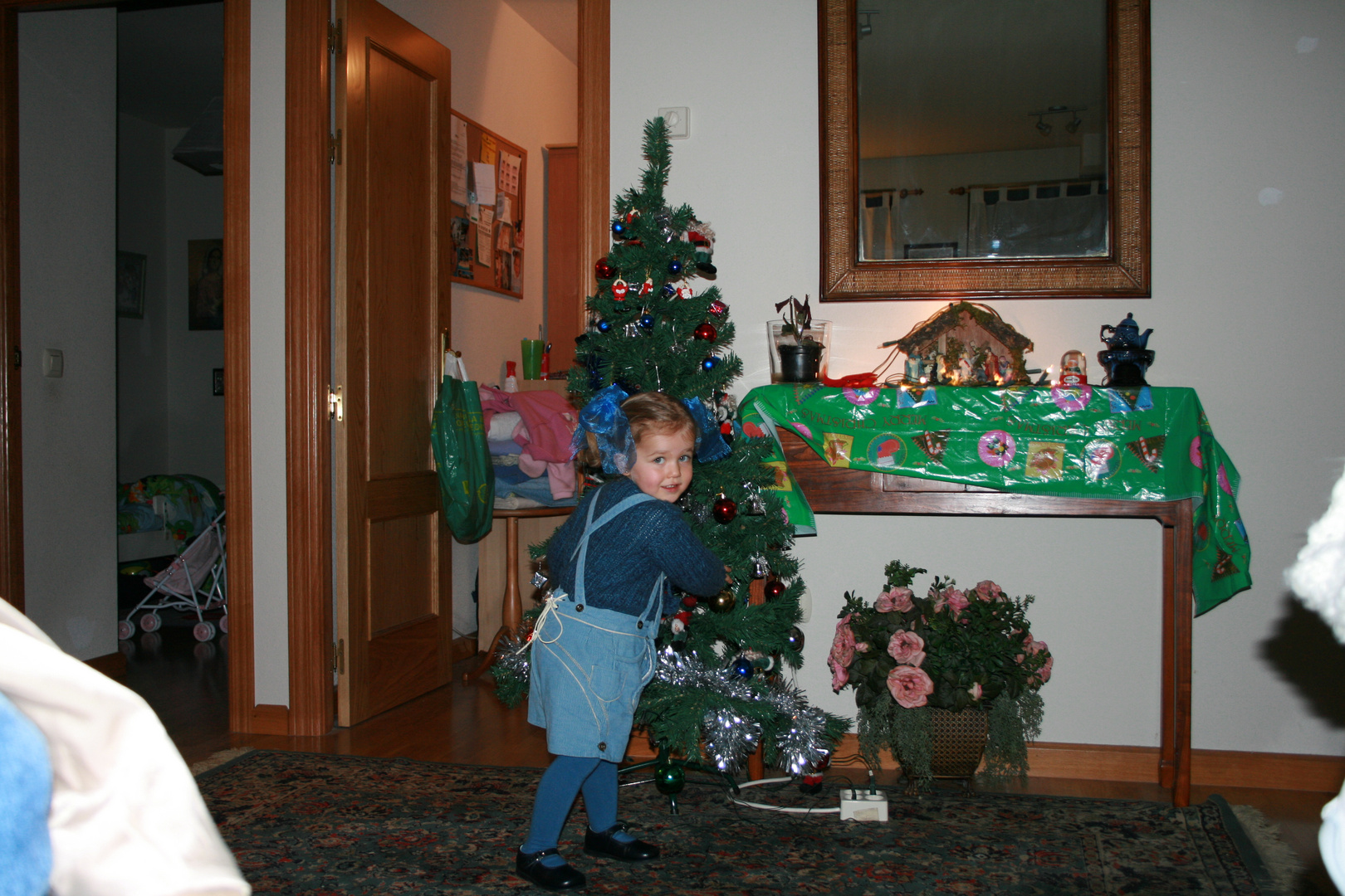 Belen en el Arbol de Navidad