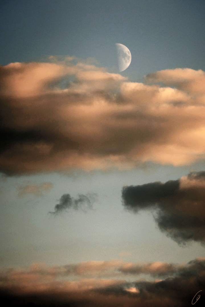 Beleuchtet (Mond und Wolken)