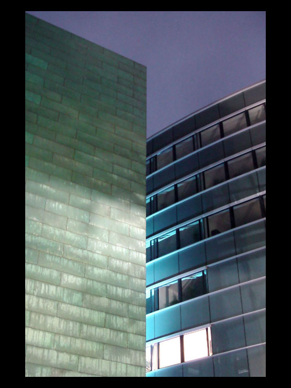 Beleuchtete Gebäude Medienhafen Düsseldorf