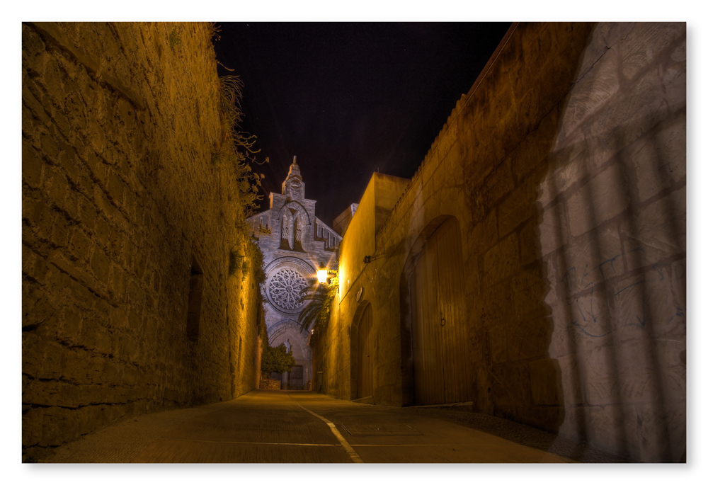 Beleuchtete Kirche - Alcudia Altstadt Mallorca 2010