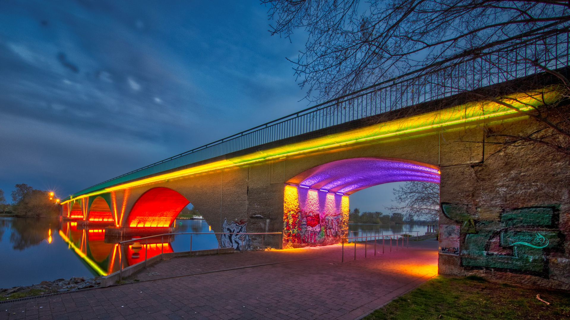 Beleuchtete Stadtbrücke Schwedt 1