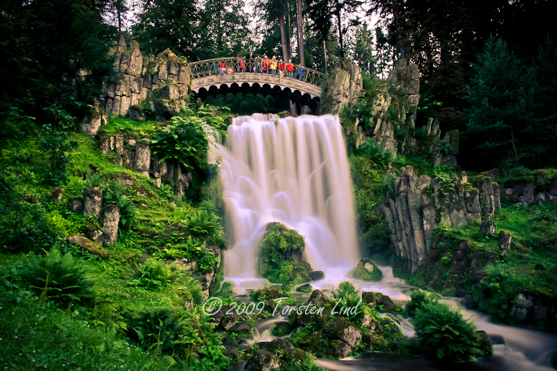 Beleuchtete Wasserspiele