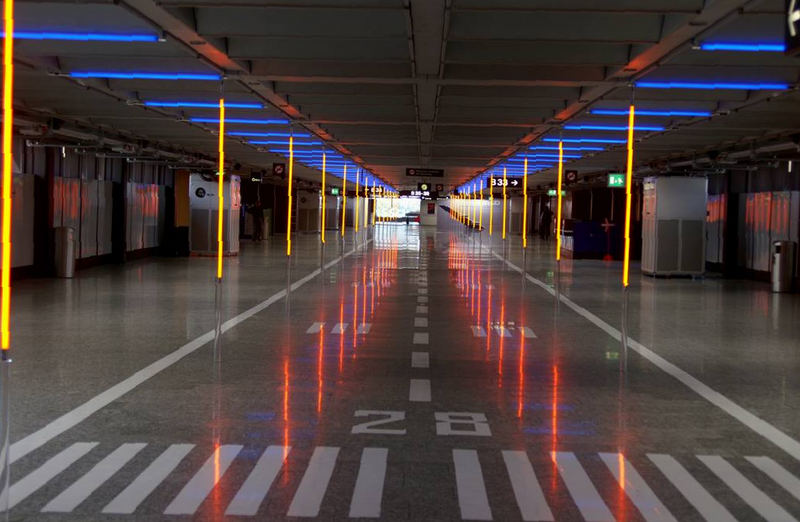 Beleuchtung auf dem Gate im Flughafen Zürich