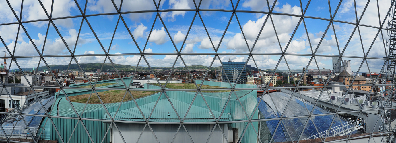 Belfast von der Aussichtsplattform im VICTORIA SQUARE