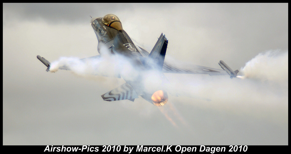 *Belgian F-16 Demo team*