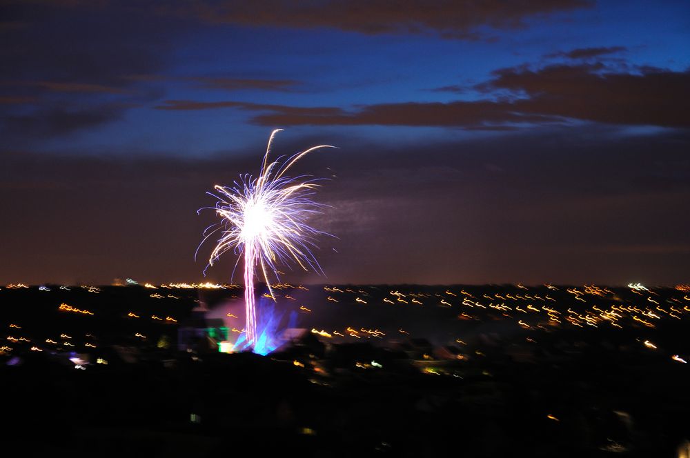 Belgique : Feu d'artifice à la fête du village.