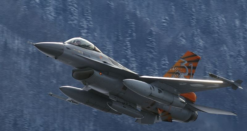 Belgische F16 in Meiringen