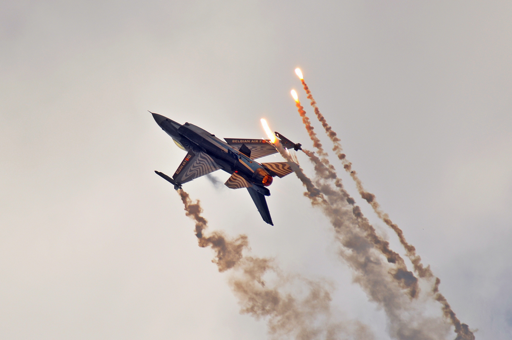 Belgisches F-16 Solo Display