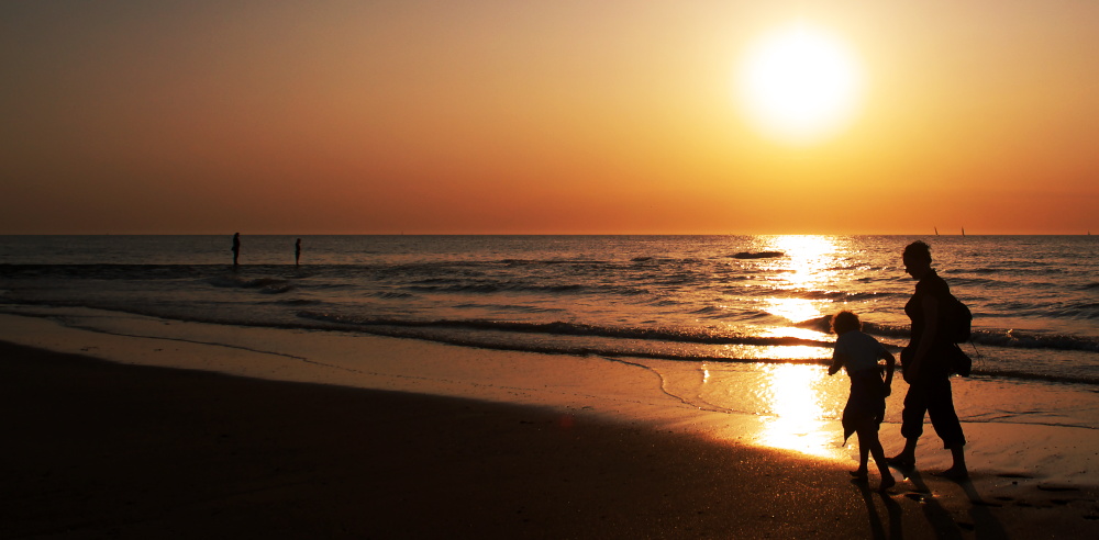 Belgium - Bredene at 9pm - A walk on the beach