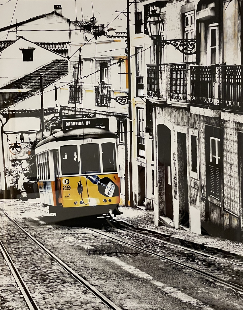 beliebte Straßenbahn in Portugal mit nostalgischem Flair