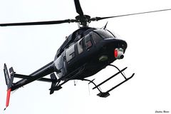 Bell 407 im Anflug