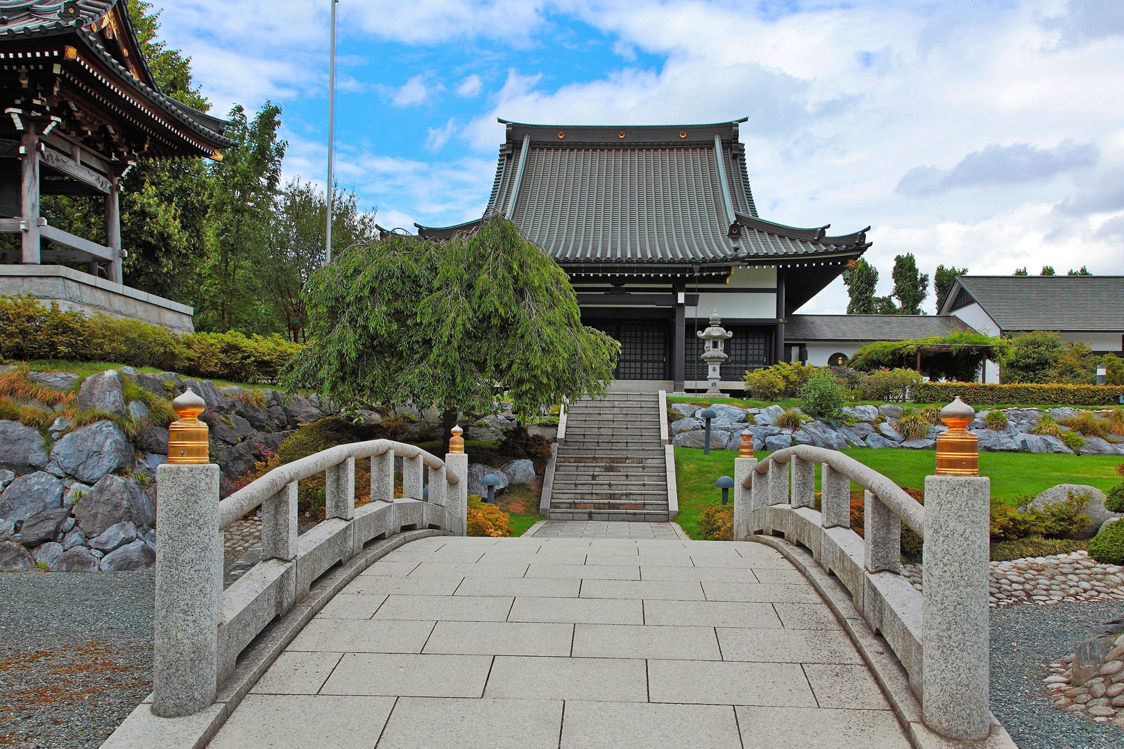 Bell -Tower -Tempel mit Treppe