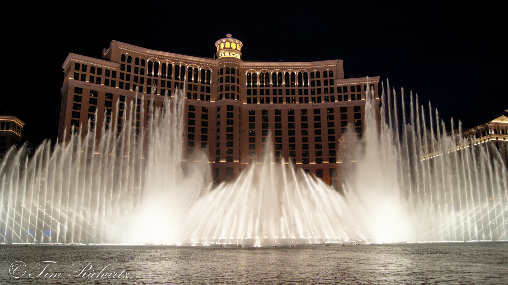 BellagioFountains at Night