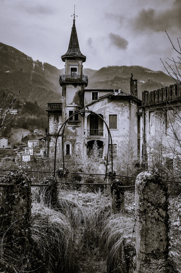 Belle Epoque Lost Place in den kleinen Dolomiten 