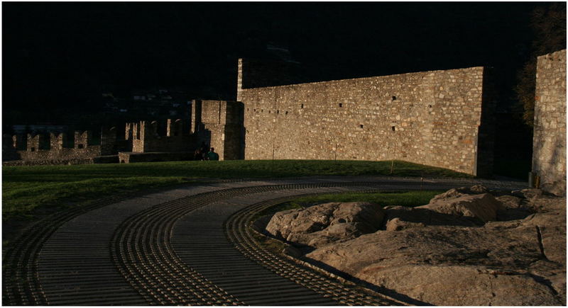 Bellinzona bei Sonnenuntergang