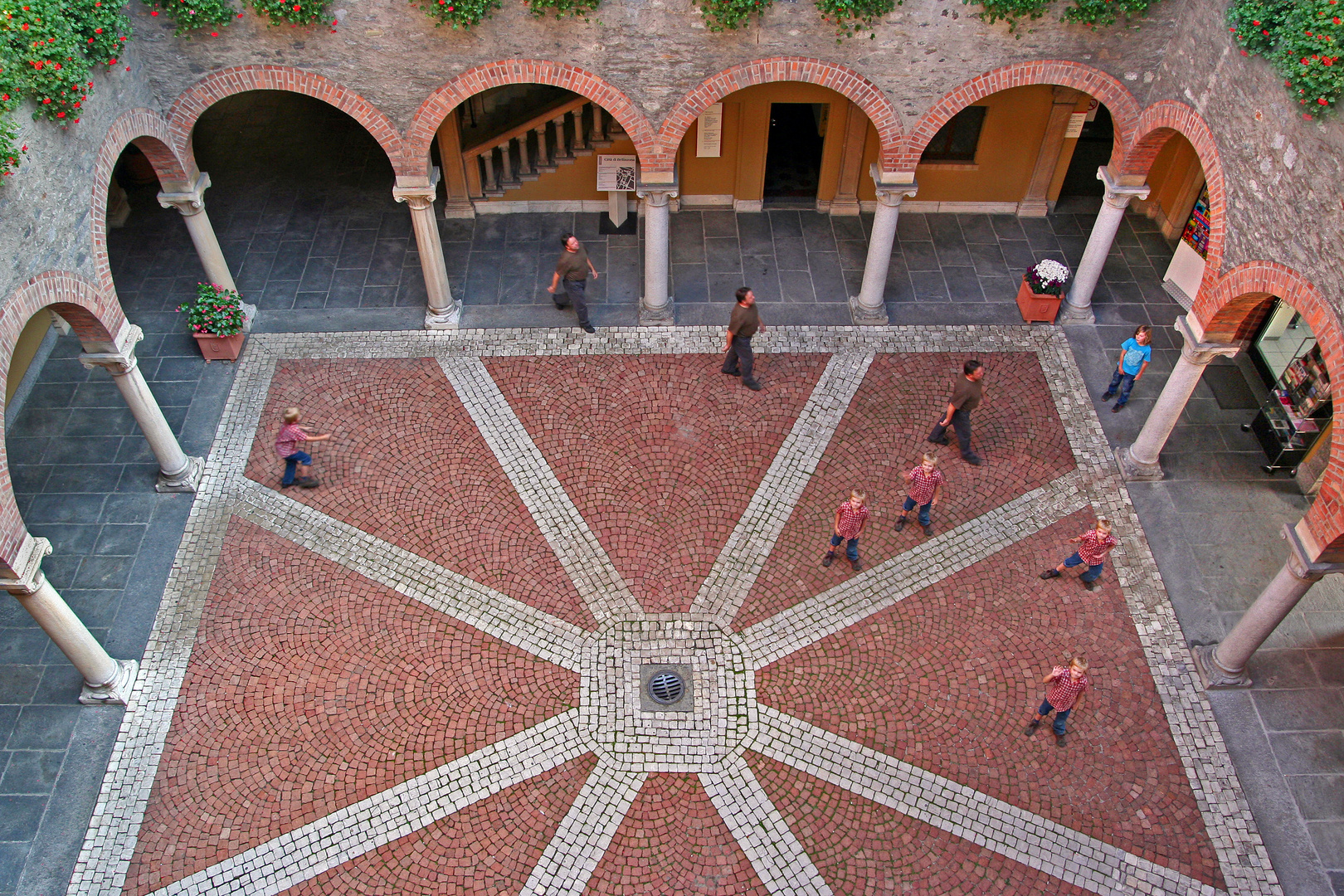 Bellinzona Rathaus Innenhof