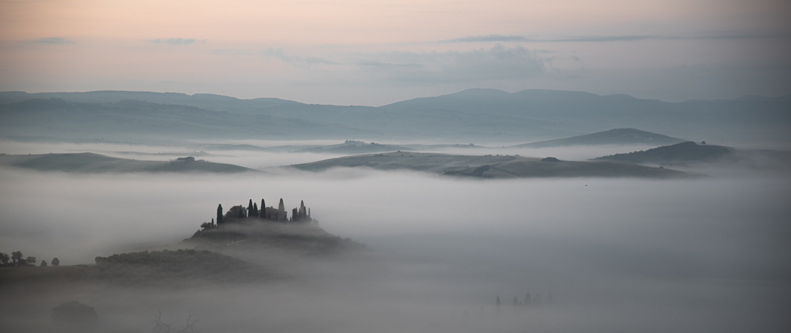 Belvedere im Nebel