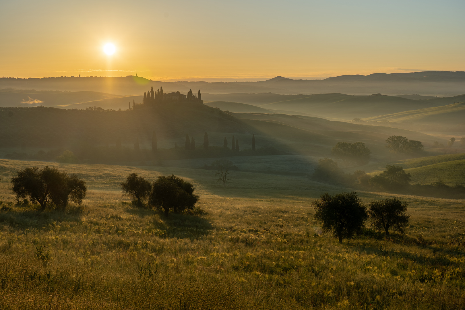 Belvedere in der Toskana bei Sonnenaufgang