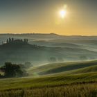 Belvedere in der Toskana kurz nach Sonnenaufgang