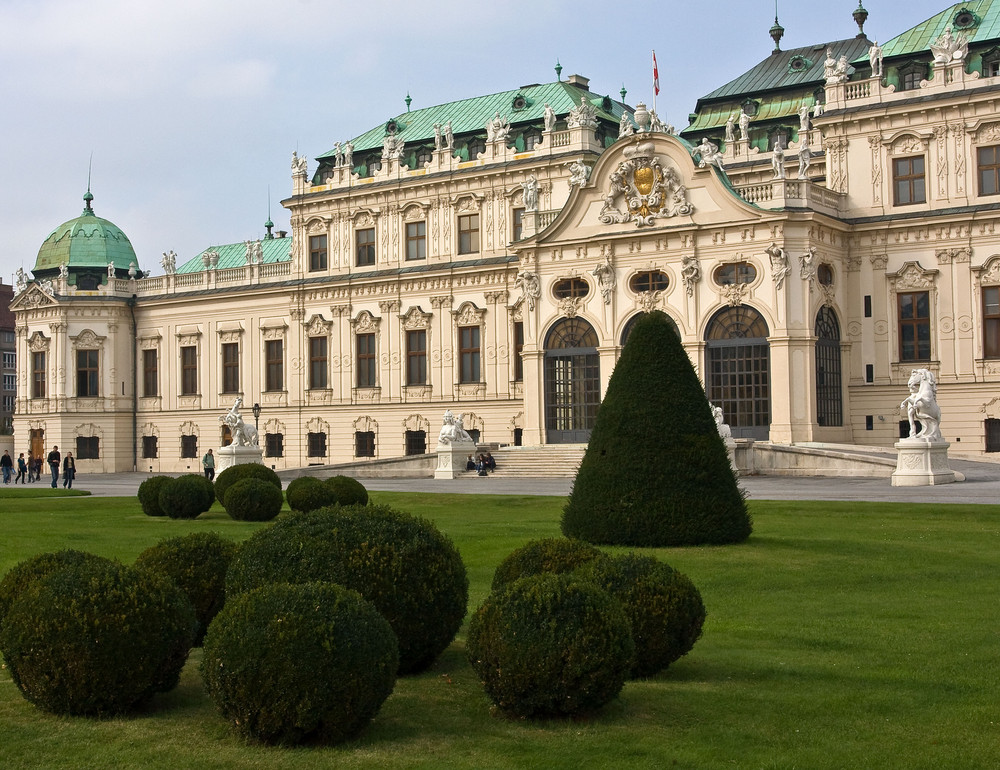 BELVEDERE MIT BUCHSGARTEN