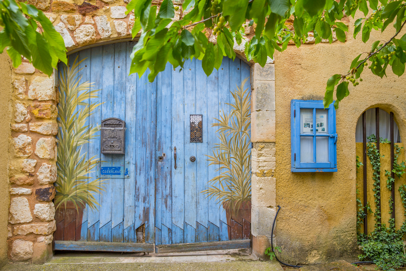 Bemaltes Tor Provence