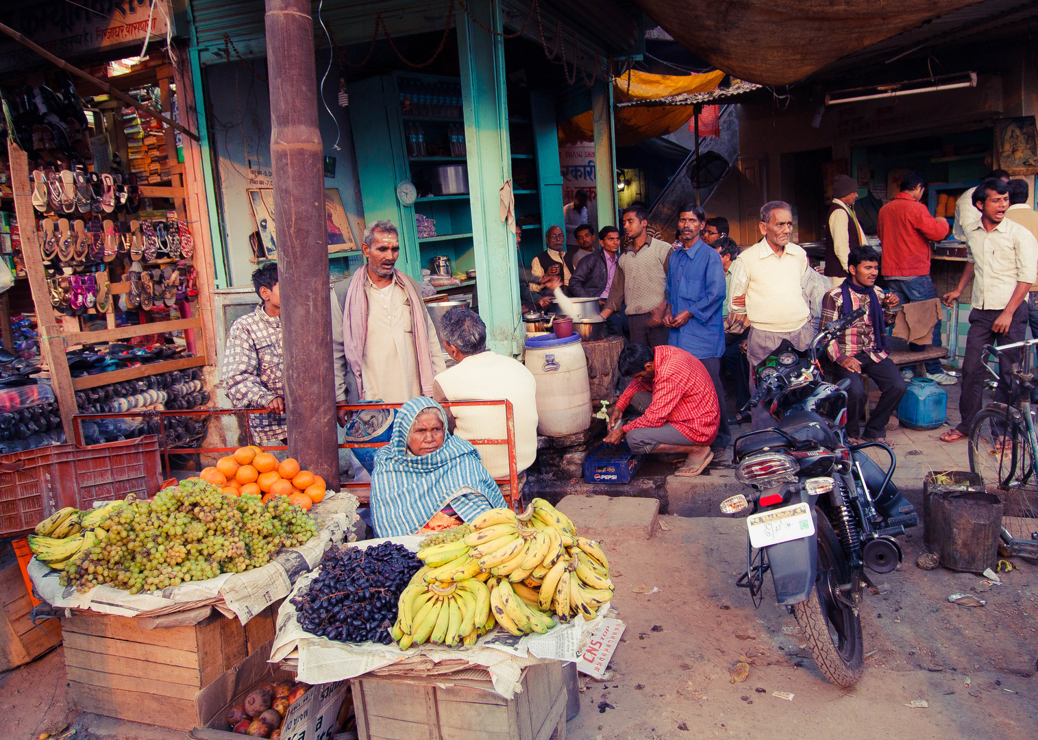 Benares street life