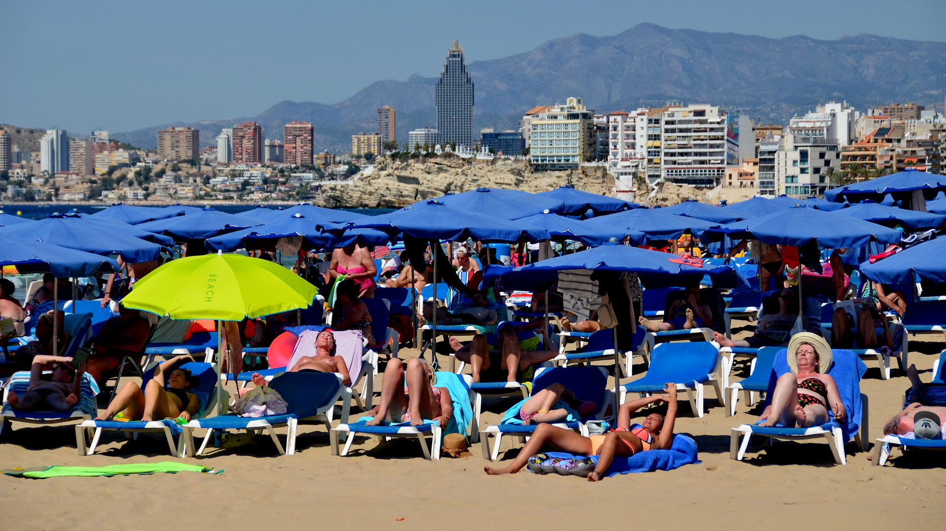 Benidorm Beach, Grillstation