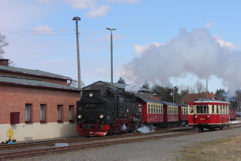 Benneckenstein, 99 7232-4 und 187 001-3