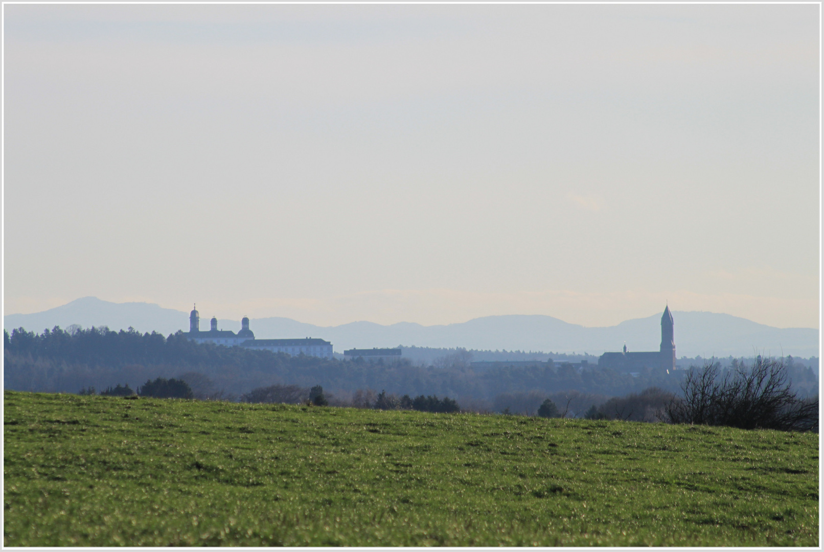 Bensberger Schloß,  Kirche und Siebengebirge!