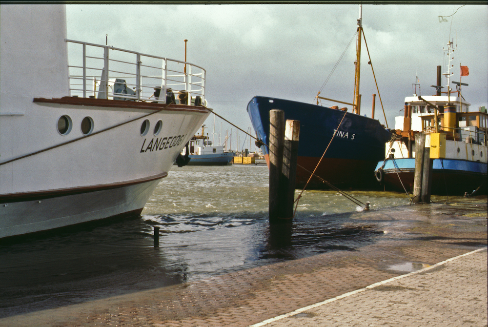 Bensersiel Hafen Hochwasser 1980