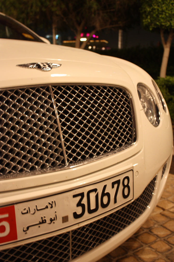 Bentley Continental vor dem Emirates Palace - Abu Dhabi