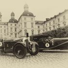 Bentley und Lagonda vor Schloss Bensberg