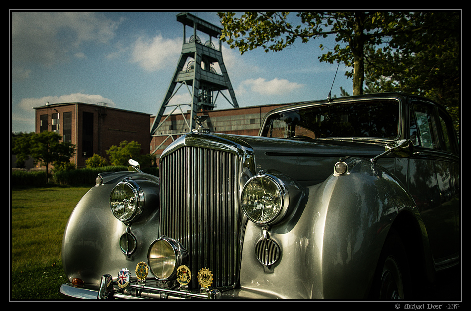 Bentley vor der Zeche Ewald