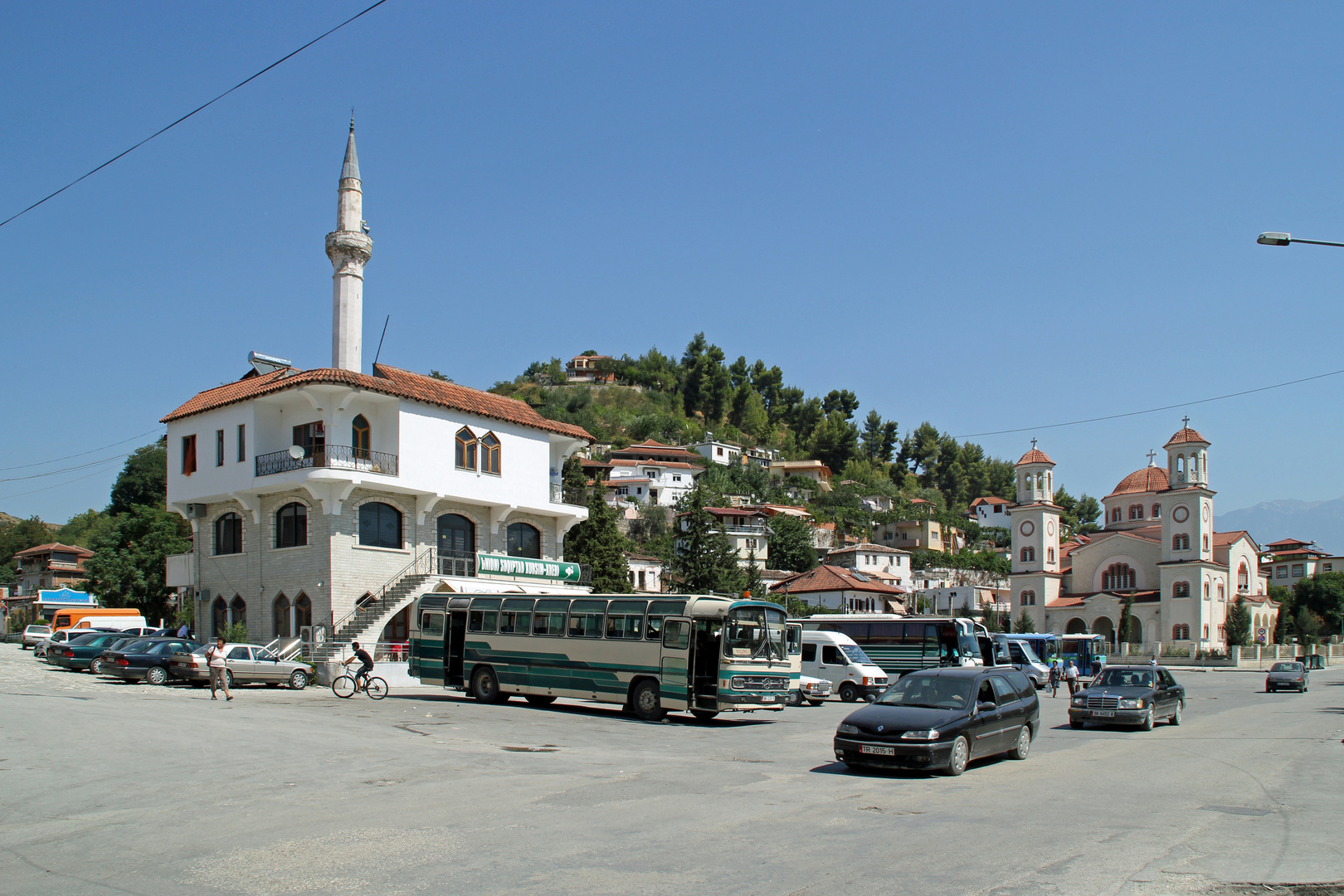 Berat in Albanien: Kirche und Moschee