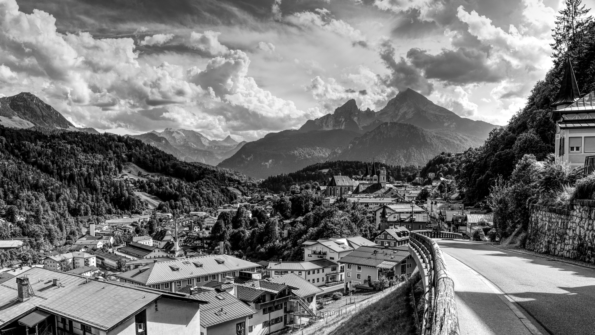 Berchtesgaden, im Nonntal, und der Watzmann fast vulkanhaft