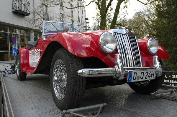 Bereit für eine Fahrt im Sonnenschein