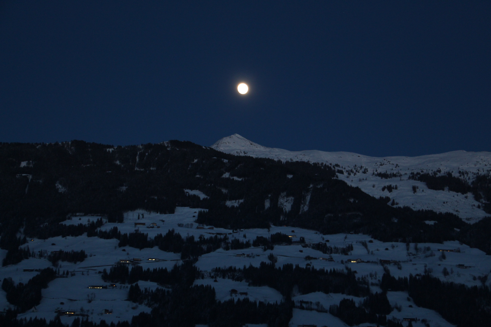 Berg bei Nacht