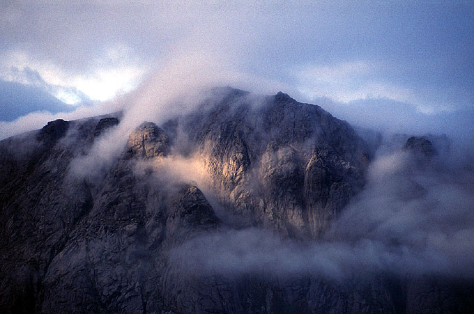 Berg im Nebel