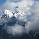 Berg im Wolkenschleier