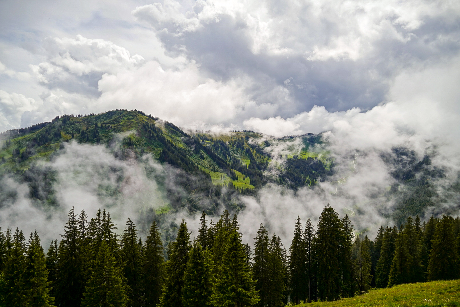 Berg in den Wolken